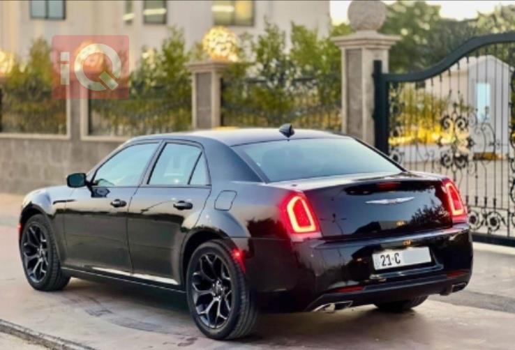 کرایسلەر 300